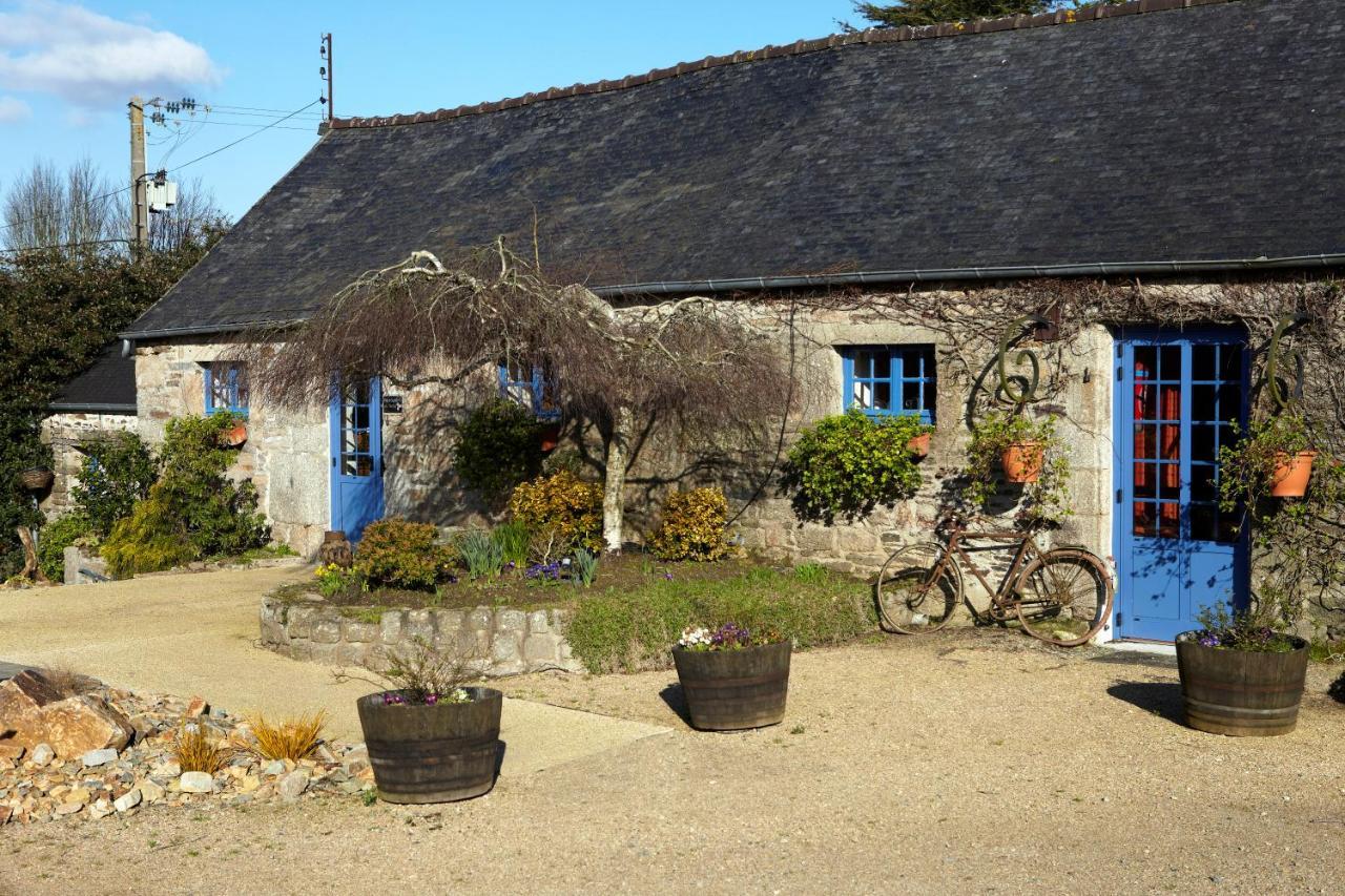 Domaine Le Puits De Jeanne Hotel Plouegat-Moysan Exterior photo